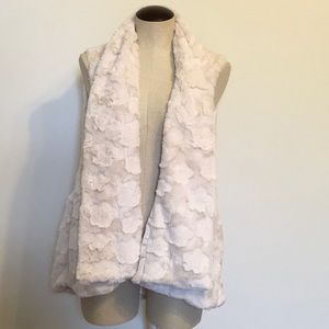 Entro Creme Color Faux-Fur Hi Low Vest. Sz L